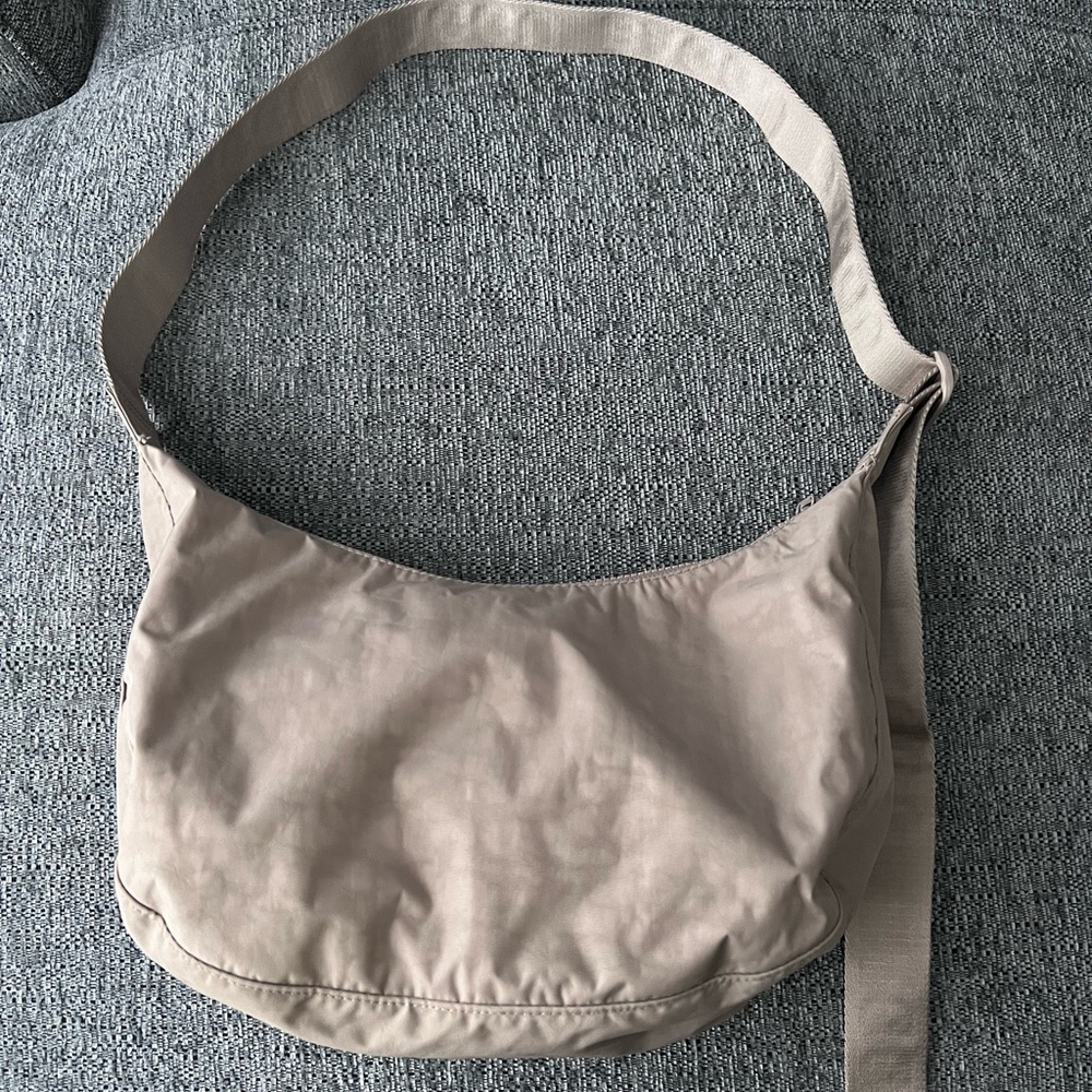BAGGU Medium Nylon Crescent Bag (Dove) - NEW VERSION